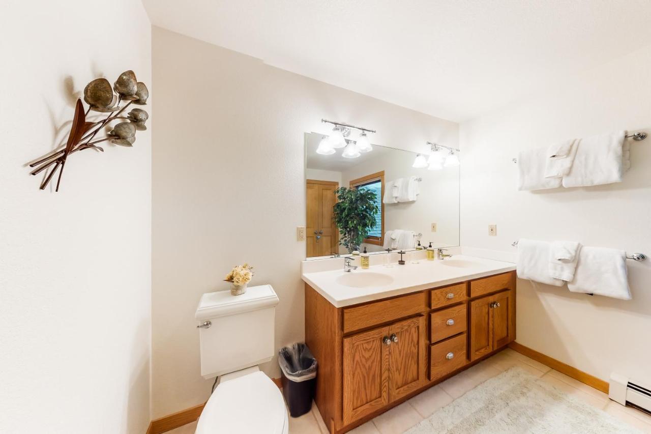 Skyline Ridge Florissant